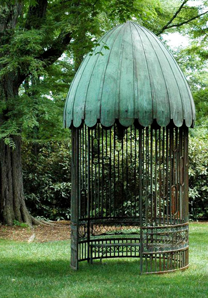 The Queen of Garden Antiques – www.OldHouseGardens.com